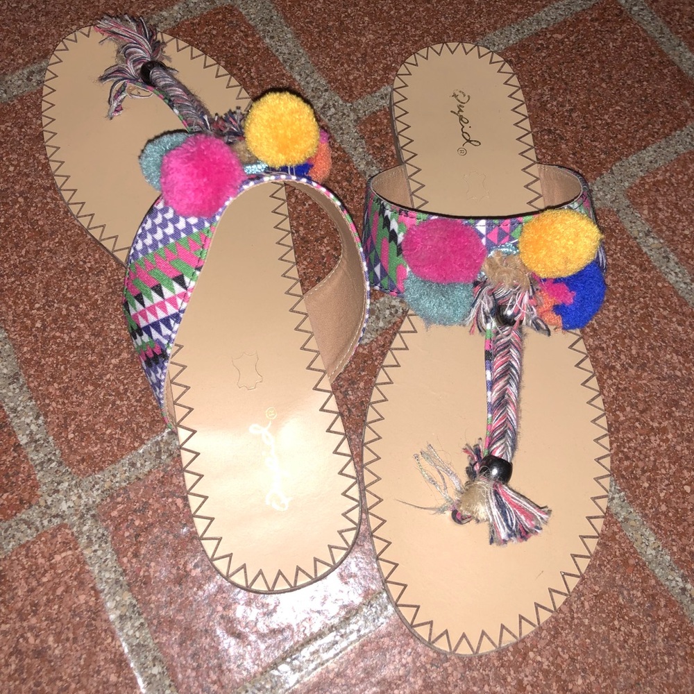 Qupid pompom flat sandal